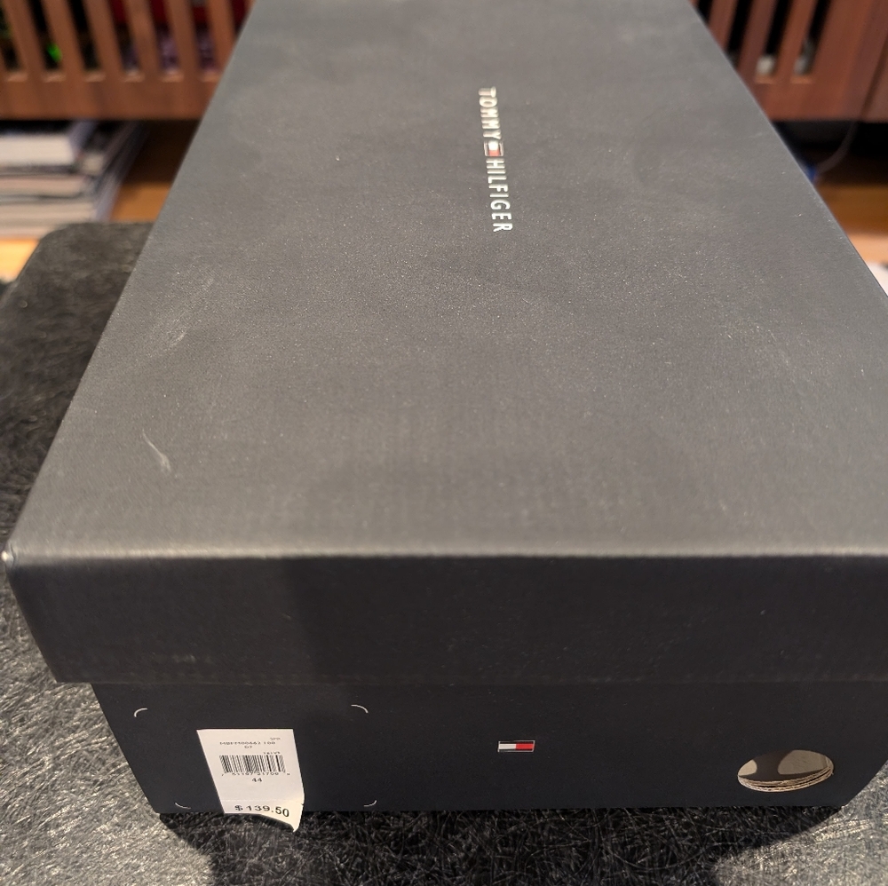 Timmy Hilfiger leather sneakers US 11 - Picture 8 of 8